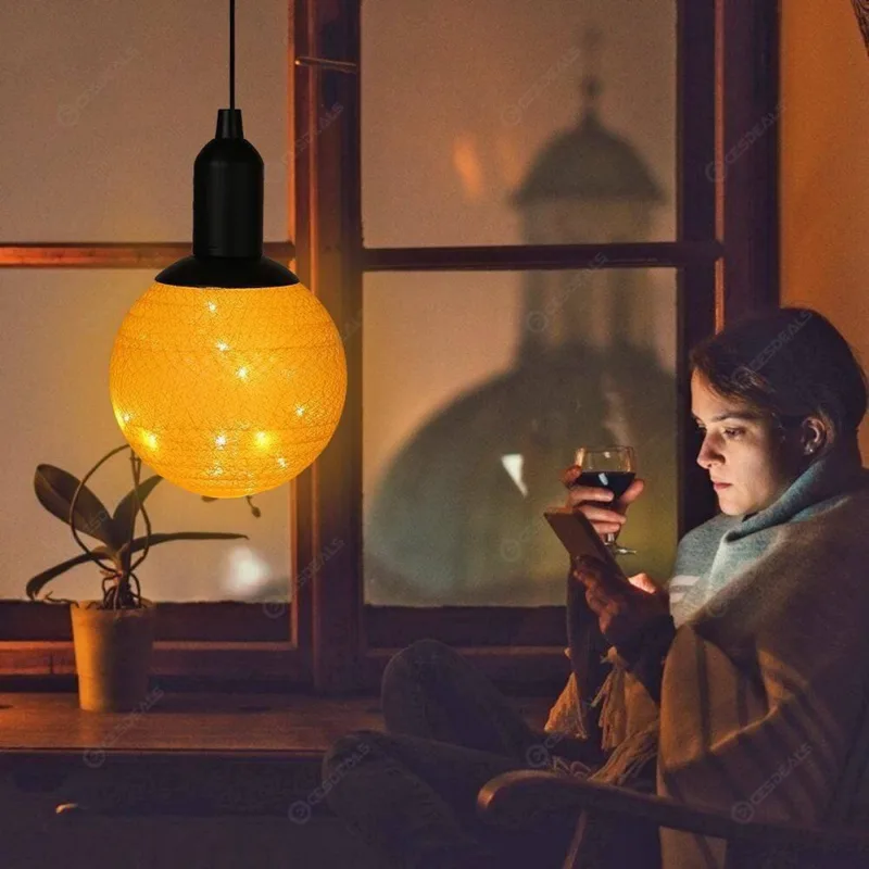 LED лампа на батерии коледна
