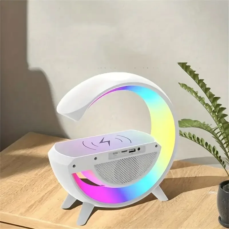 LED лампа-зарядно с високоговорител смарт